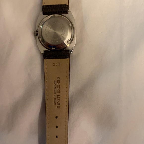 Seiko unisex watch with premium brown lizard band. - Picture 4 of 5